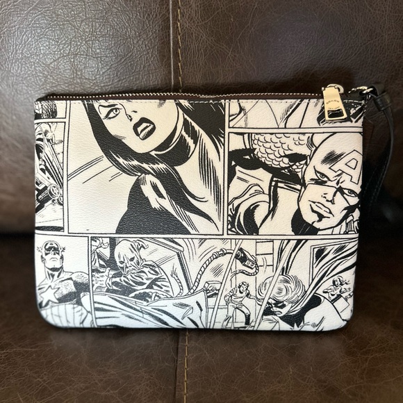 RARE Coach Marvel Gallery Pouch Wrislet - Picture 6 of 10